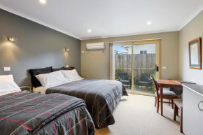 Motel Strahan